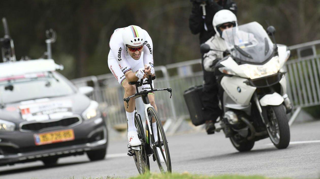 Tom Dumoulin durante la contrarreloj. 