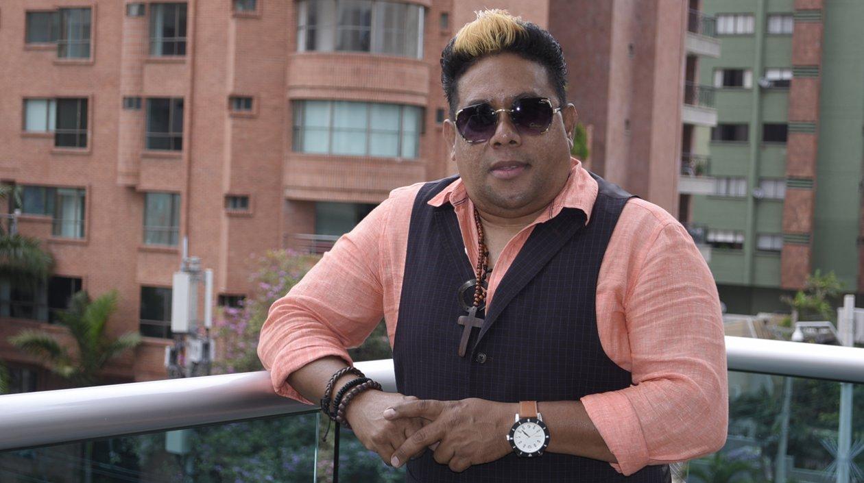 El merenguero dominicano Julio César.