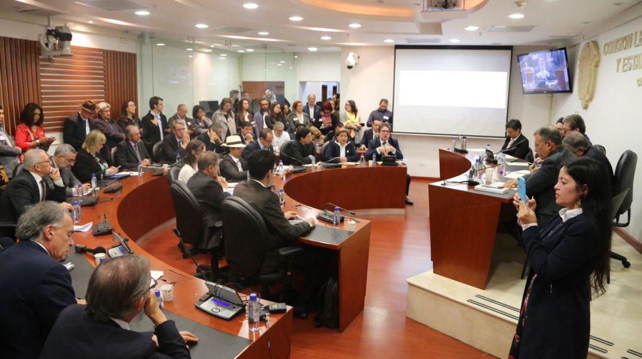 Comisiones de paz del Senado y la Cámara de Representantes se reunieron hoy.