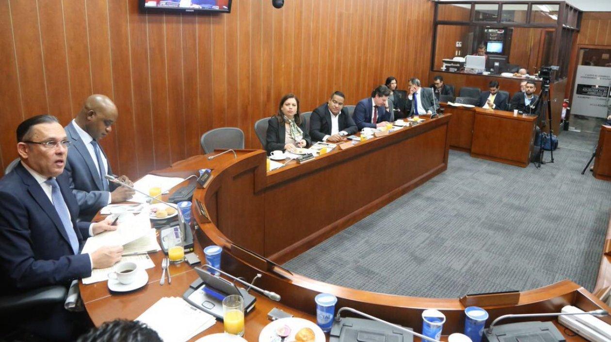 El presidente del Senado, Efraín Cepeda, durante el debate sobre la Ciénaga Grande de Santa Marta.