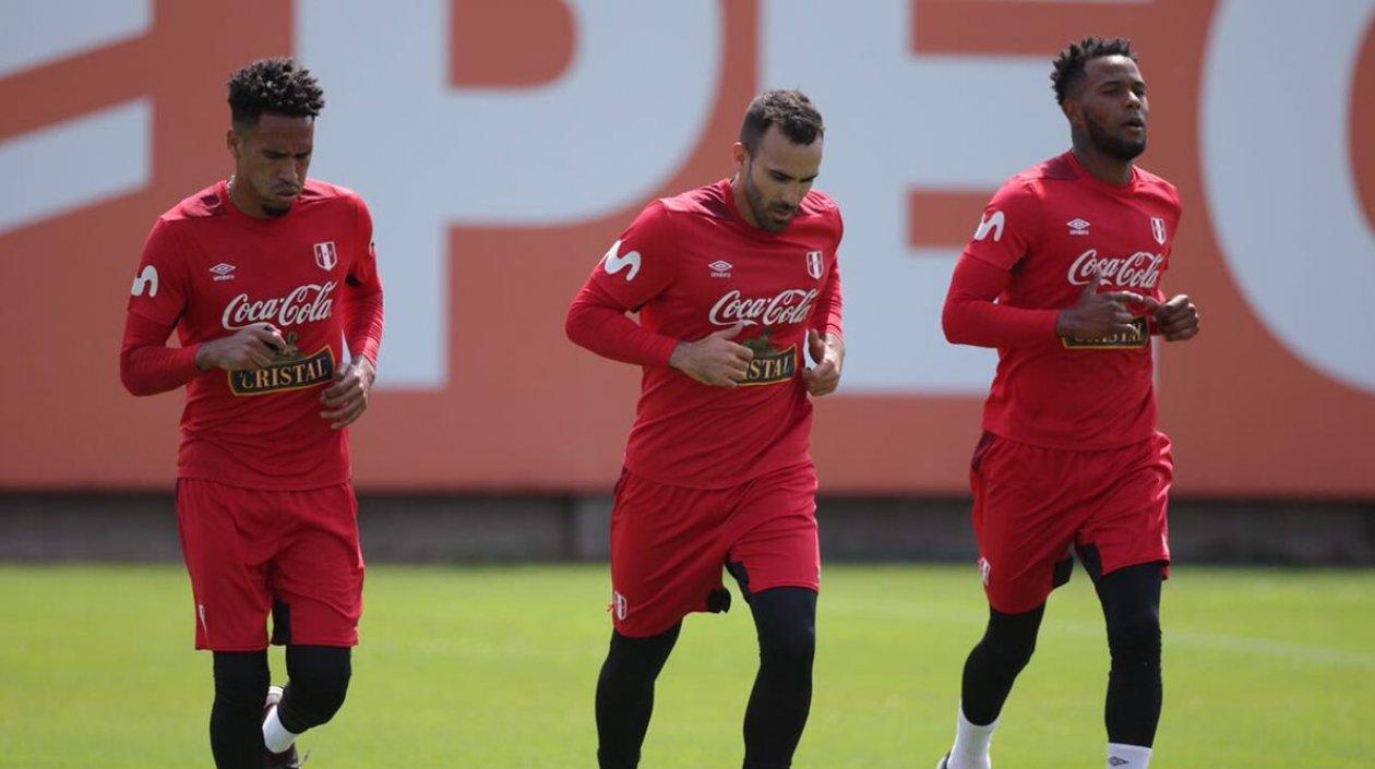 Jugadores de la Selección Perú durante el entrenamiento. 