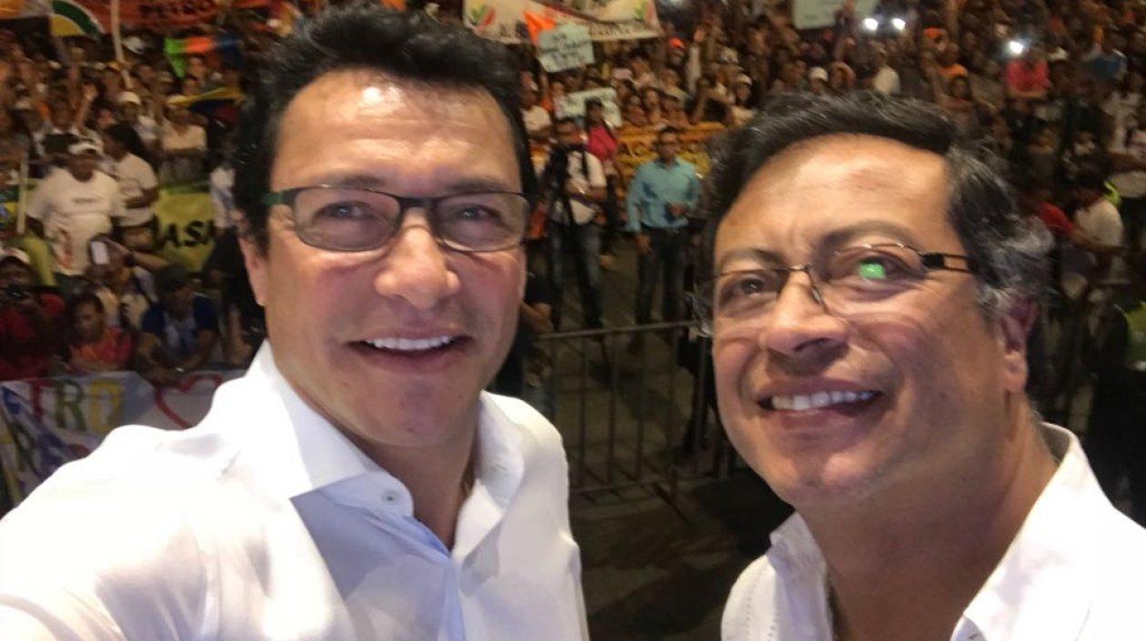 El exalcalde de Santa Marta Carlos Caicedo Omar y el candidato a la Presidencia Gustavo Petro.