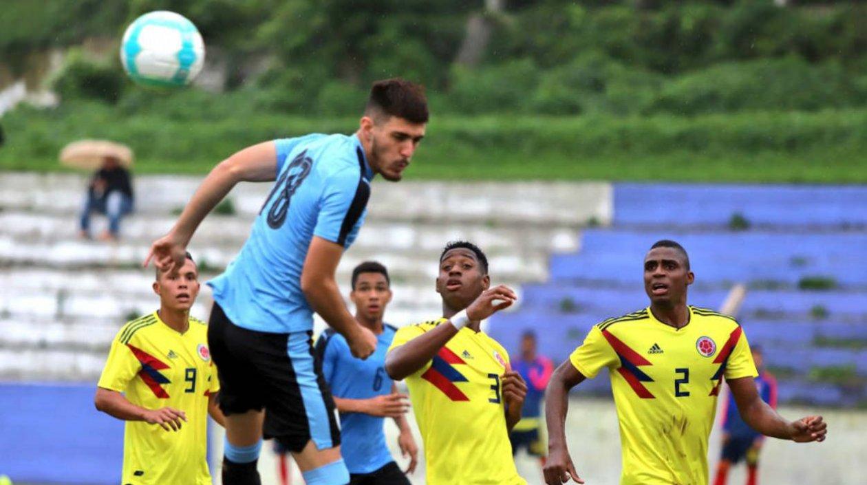 Acción del partido entre Colombia y Uruguay, en la sub-20. 