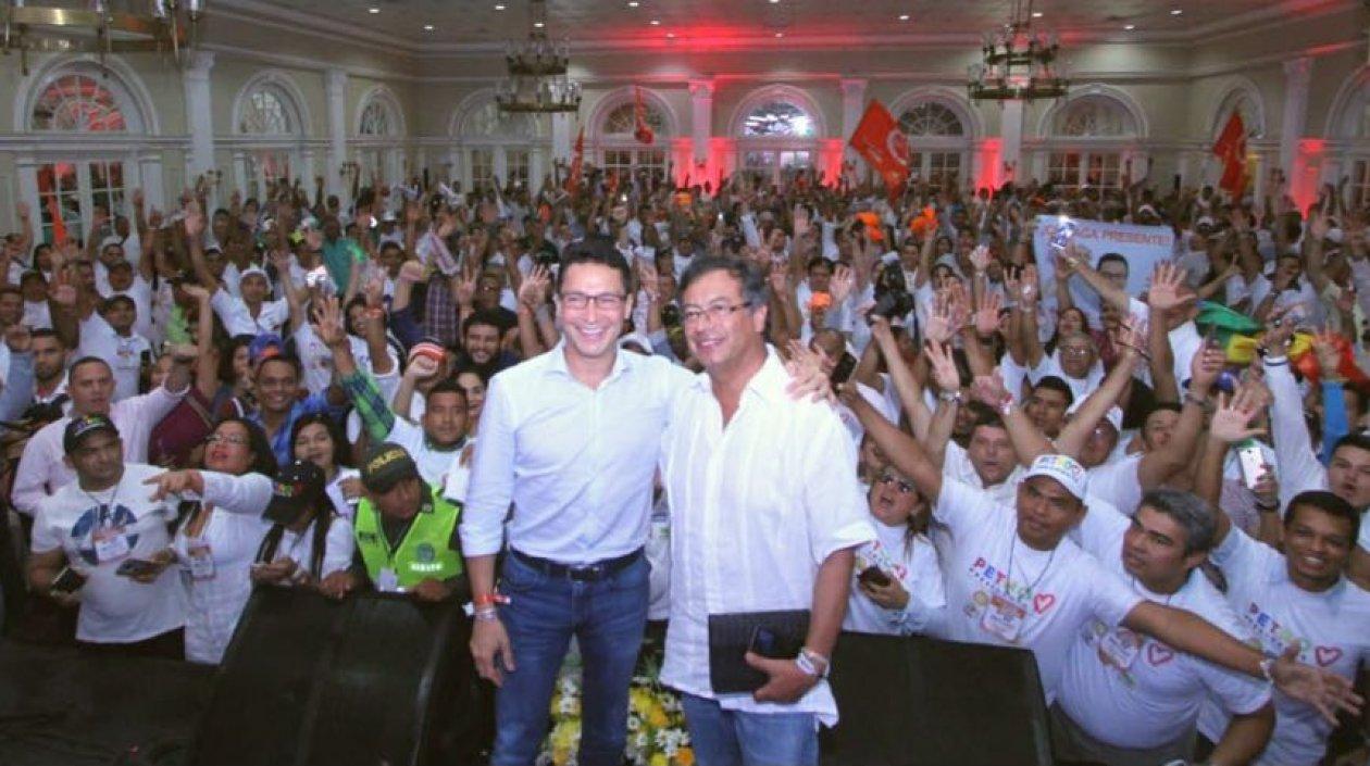 Carlos Caicedo y Gustavo Petro durante el encuentro.