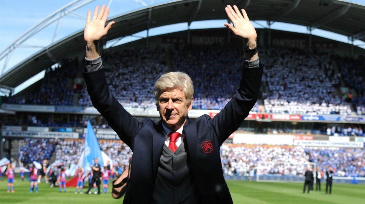 Arsene Wenger, técnico francés.