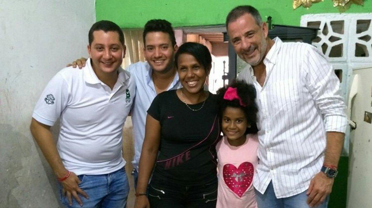 Equipo de la Secretaría de Cultura visitó a la cantante Azuquitar en su residencia.