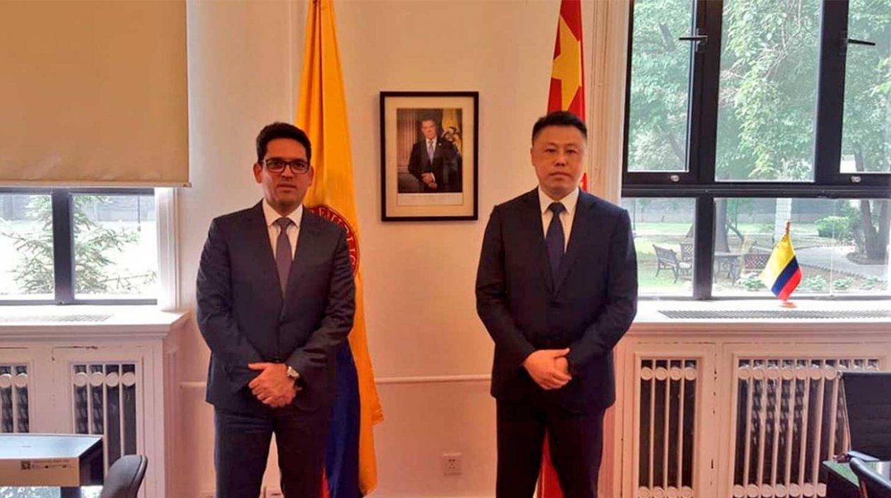 Ministro de Agricultura, Juan Guillermo Zuluaga, inició su agenda en el país asiático con reuniones con funcionarios, empresarios y autoridades sanitarias.