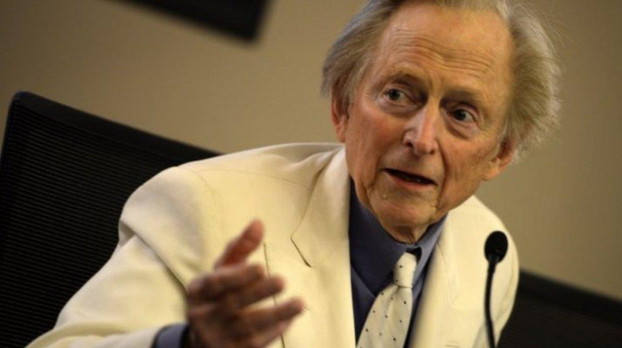 El escritor estadounidense Tom Wolfe.