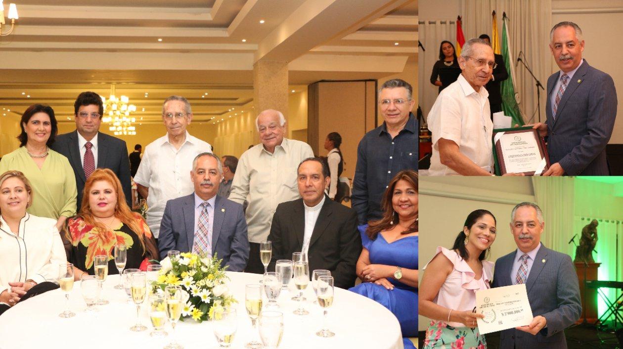 El rector de la Universidad Metropolitana, Juan José Acosta Ossio junto a los docentes.