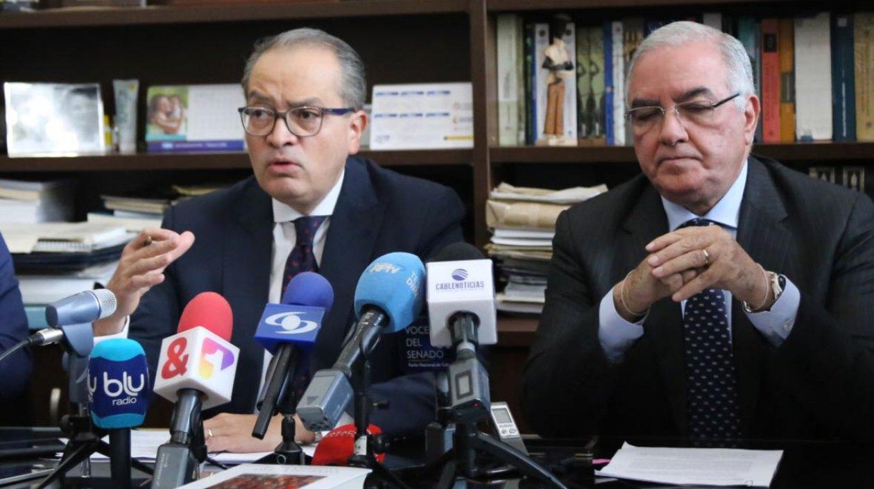 Procurador Fernando Carrillo y Contralor Edgardo Maya.