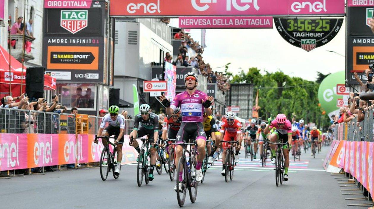 Elia Viviani ganó con facilidad su tercera etapa. 