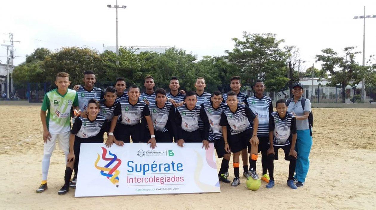 El fútbol dio inicio a los Juegos Supérate en Barranquilla. 