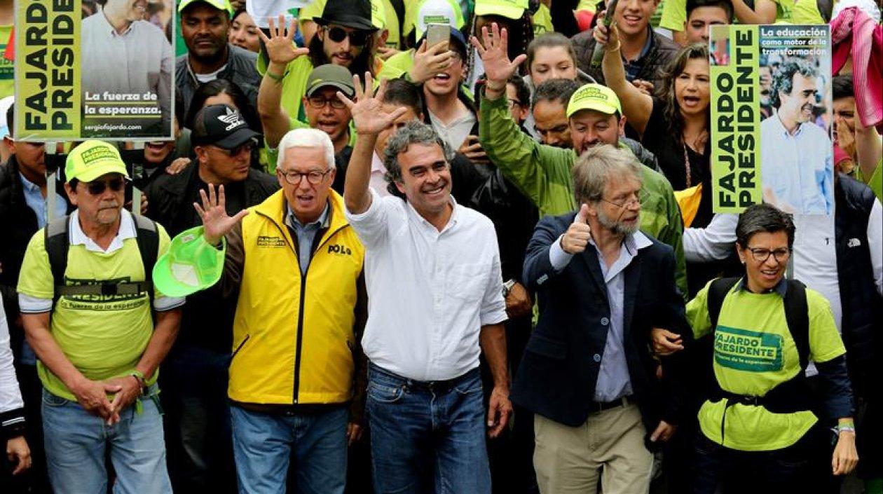 Sergio Fajardo en Bogotá, con Jorge Robledo, Antana Mockus y Claudia Fajardo.