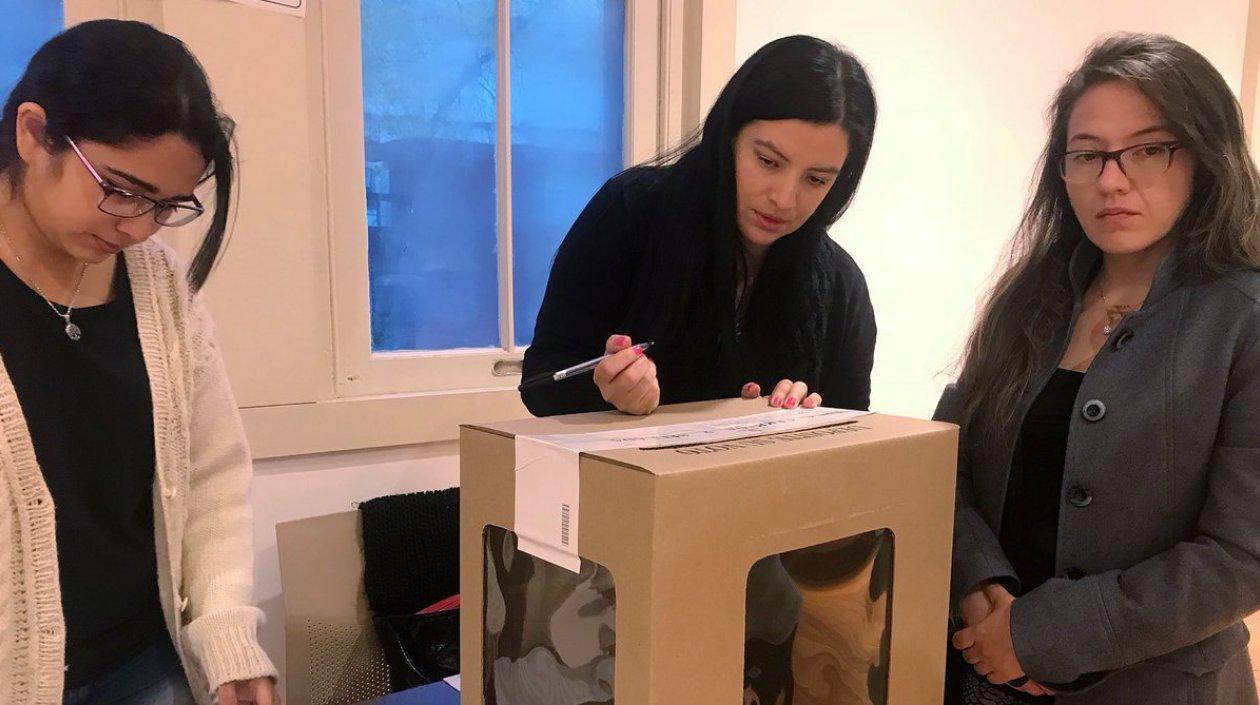 Así comenzaron las elecciones en Uruguay, para los colombianos residentes en ese país.