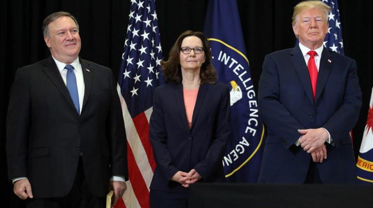 Mike Pompeo, Gina Haspel y Donald Trump.