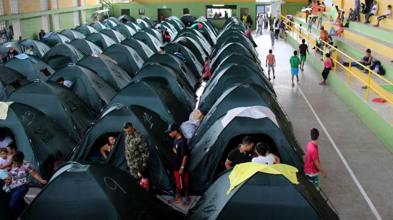 Albergue en el coliseo deportivo del municipio de Valdivia
