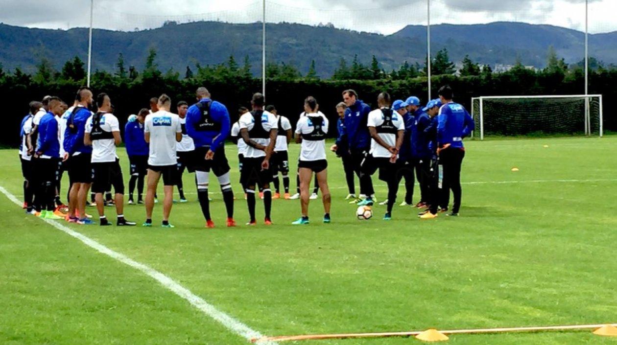 Millonarios se demoró 13 horas para arribar a Sao Paulo.