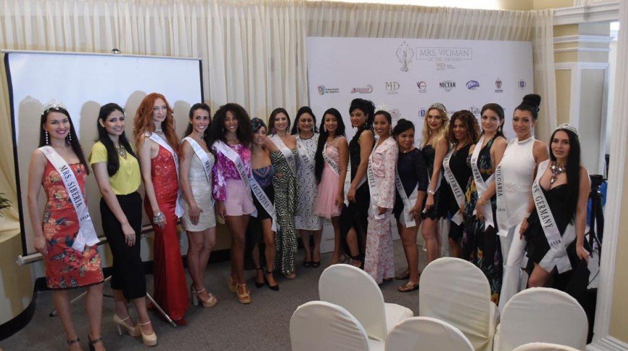 Participantes y organizadores del Mrs. Woman of The Universe