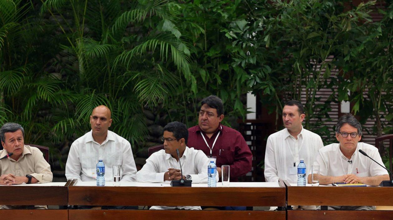 El Gobierno y el ELN suspenden los diálogos en Cuba