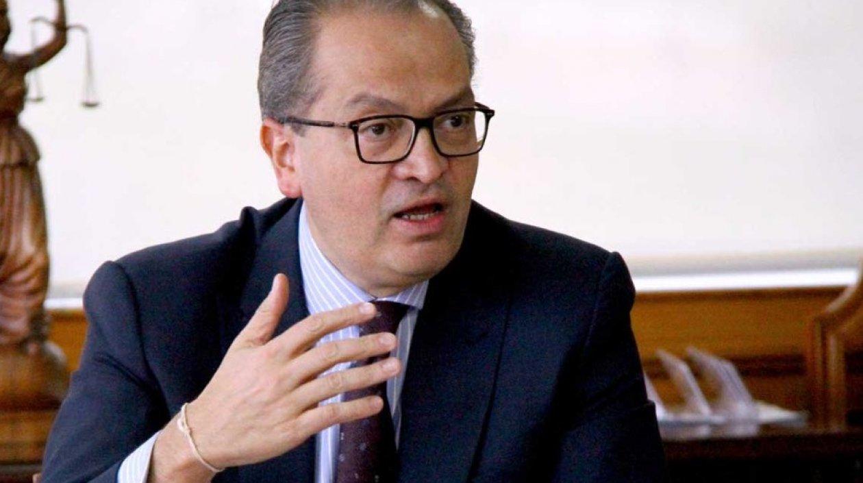 Fernando Carrillo Flórez, procurador.