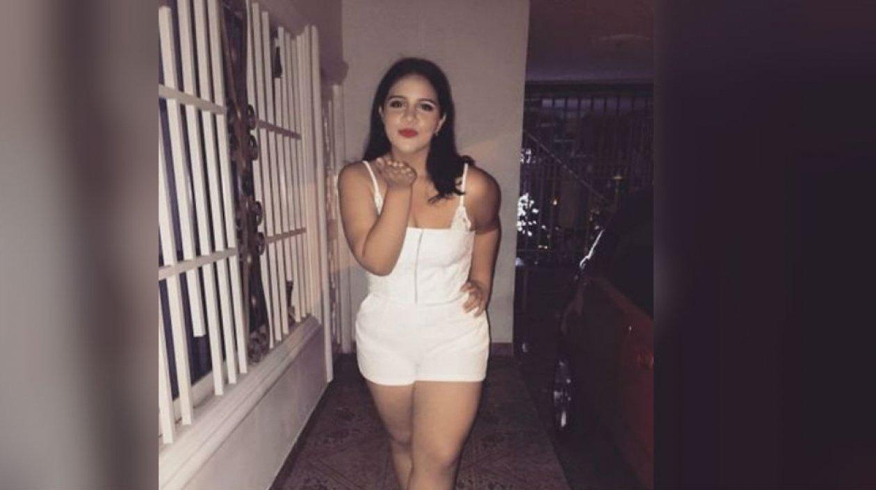 Esta sería la joven que habría amenazado al expresidente Alvaro Uribe. 