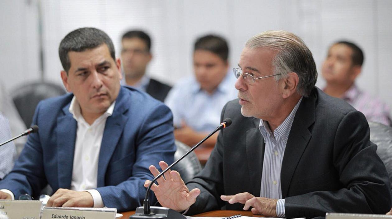 El gobernador de Bolívar, Dumek Turbay; y el gobernador del Atlántico, Eduardo Verano de la Rosa.