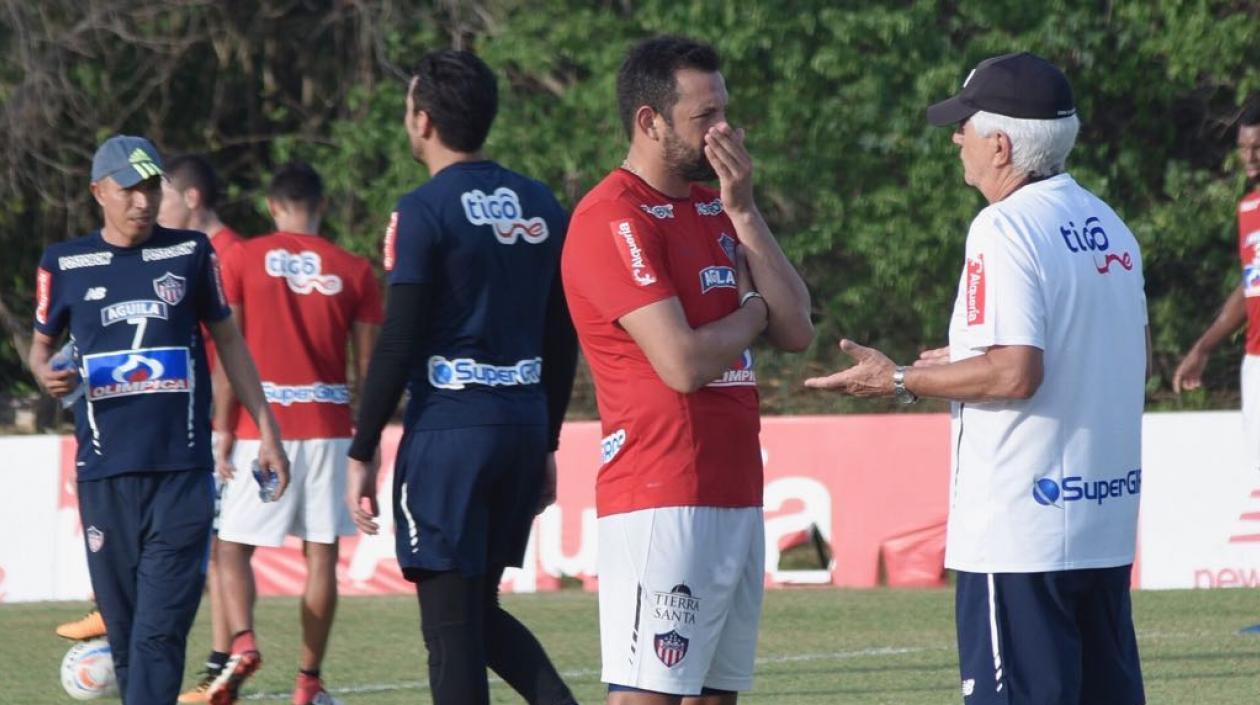 Julio Comesaña habló con el uruguayos Matías Mier