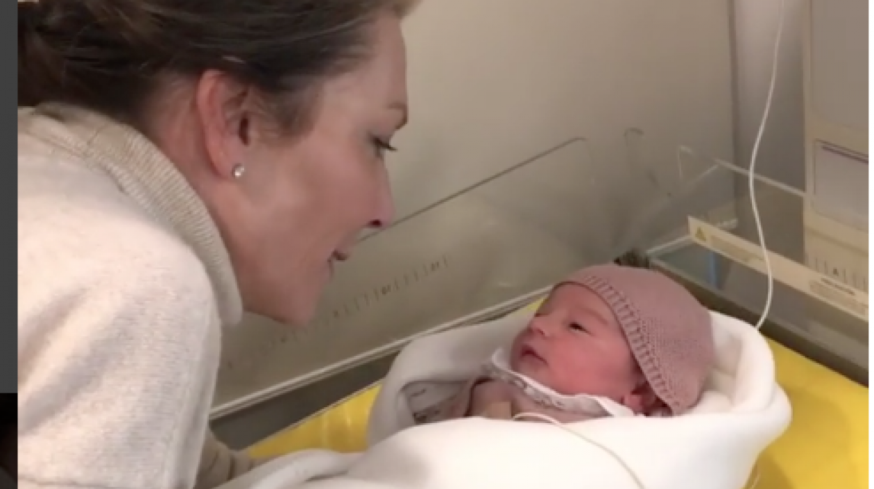 Tutina de Santos y la pequeña Celeste.