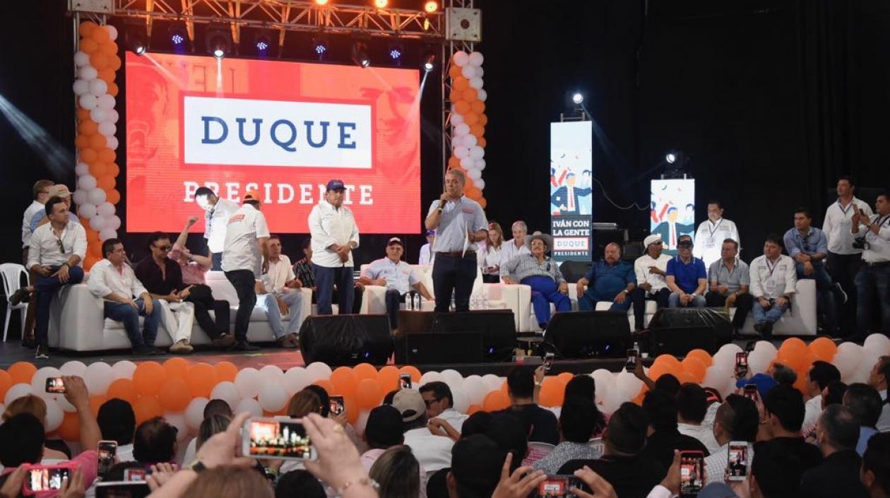 Músicos vallenatos le diero respaldo a Iván Duque.