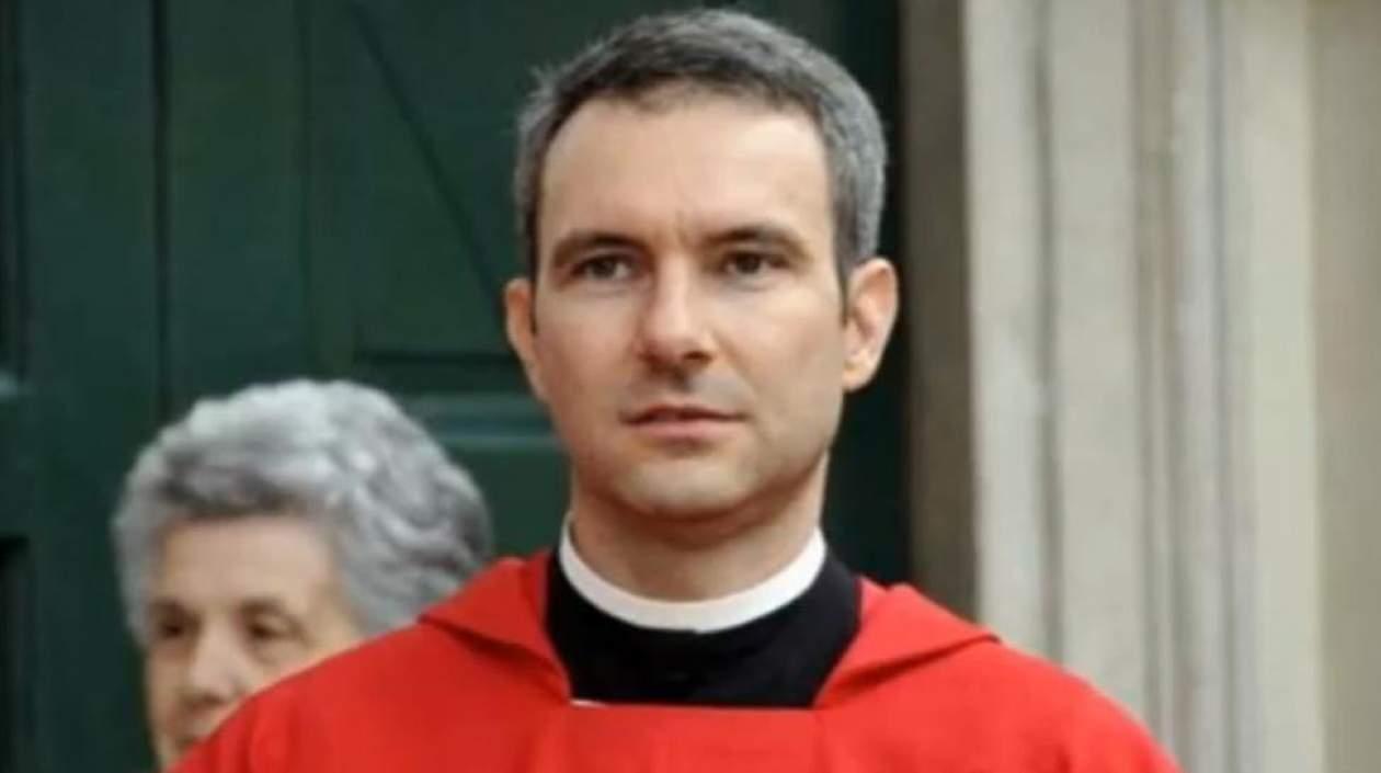 Carlo Alberto Capella, sacerdote acusado de posesión de pornografía infantil.