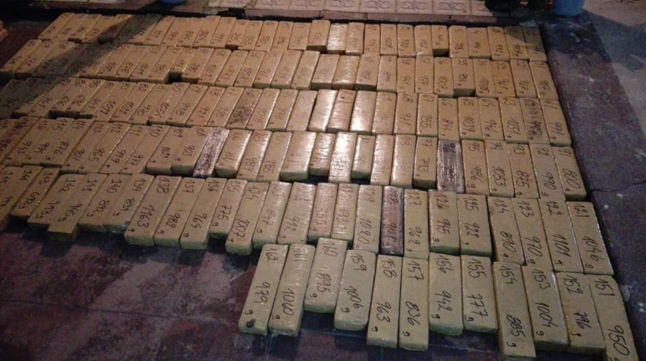 Las autoridades brasileras mantienen fuerte control en la frontera en contra del narcotráfico.