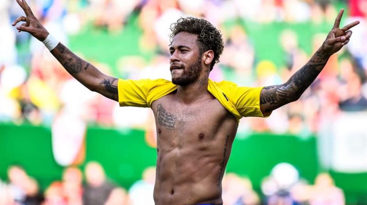 Neymar celebrando su gol. 