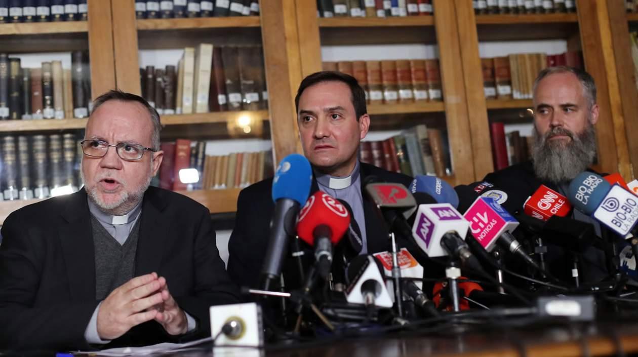 El grupo de sacerdotes chilenos que sufrieron abusos sexuales en Chile y que contaron sus experiencias al papa Francisco
