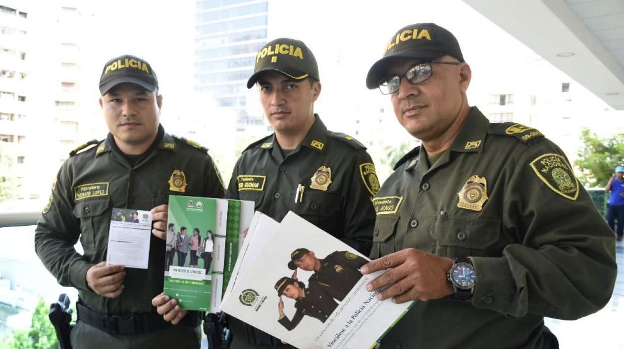 La Policía hace la invitación a los jóvenes para que ingresen a sus filas para prestar el servicio militar.