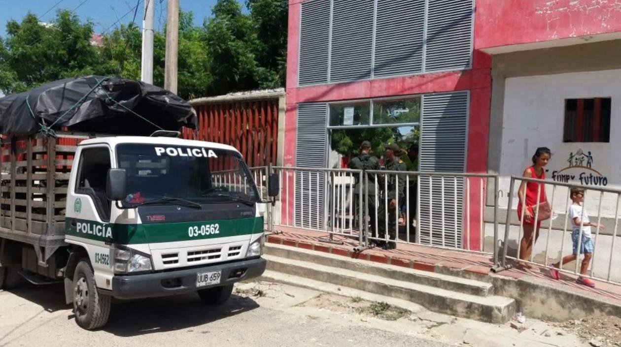 Entrada del puesto de votación en Malambo.