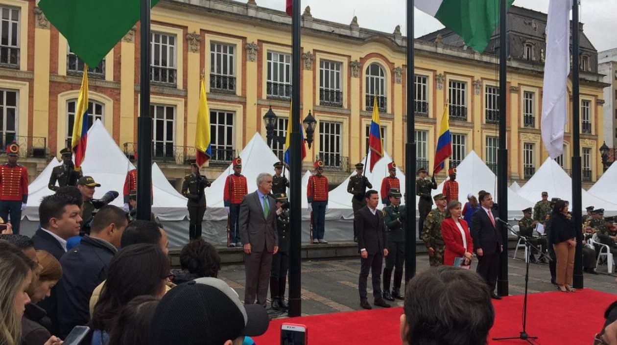 Acto protocolario en la Plaza de Bolívar.