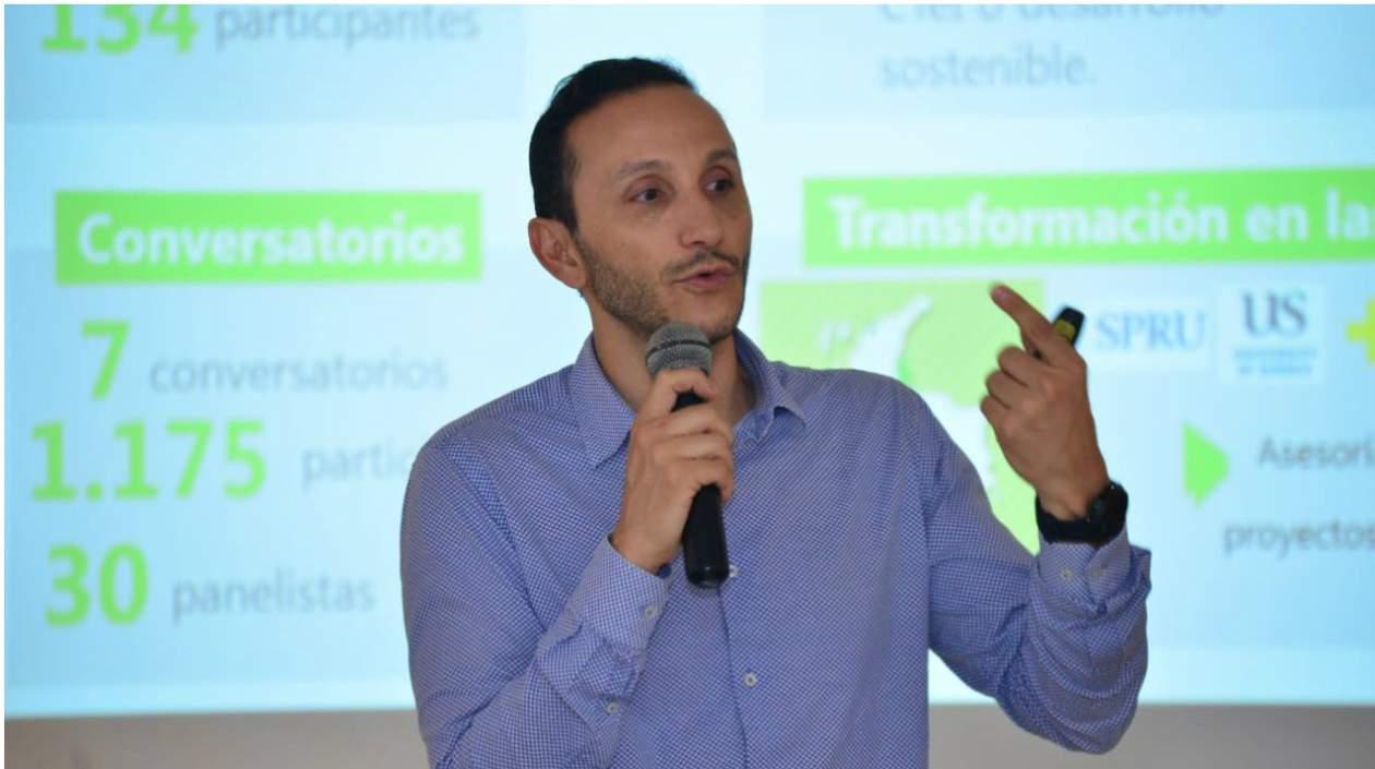 Alejandro Olaya, director de Colciencias.