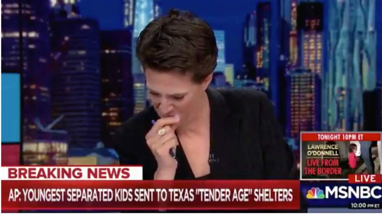 Rachel Maddow durante su programa en MSNBC.