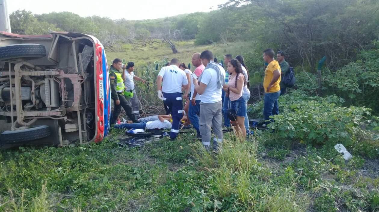 Nueve heridos dejó el volcamiento de buseta de Puerto Colombia