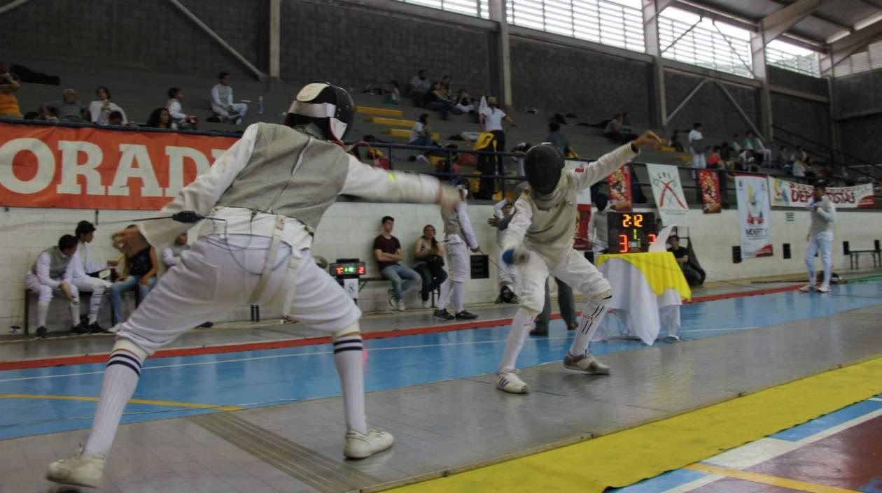 Esgrima es una de las pruebas del pentatlón moderno.