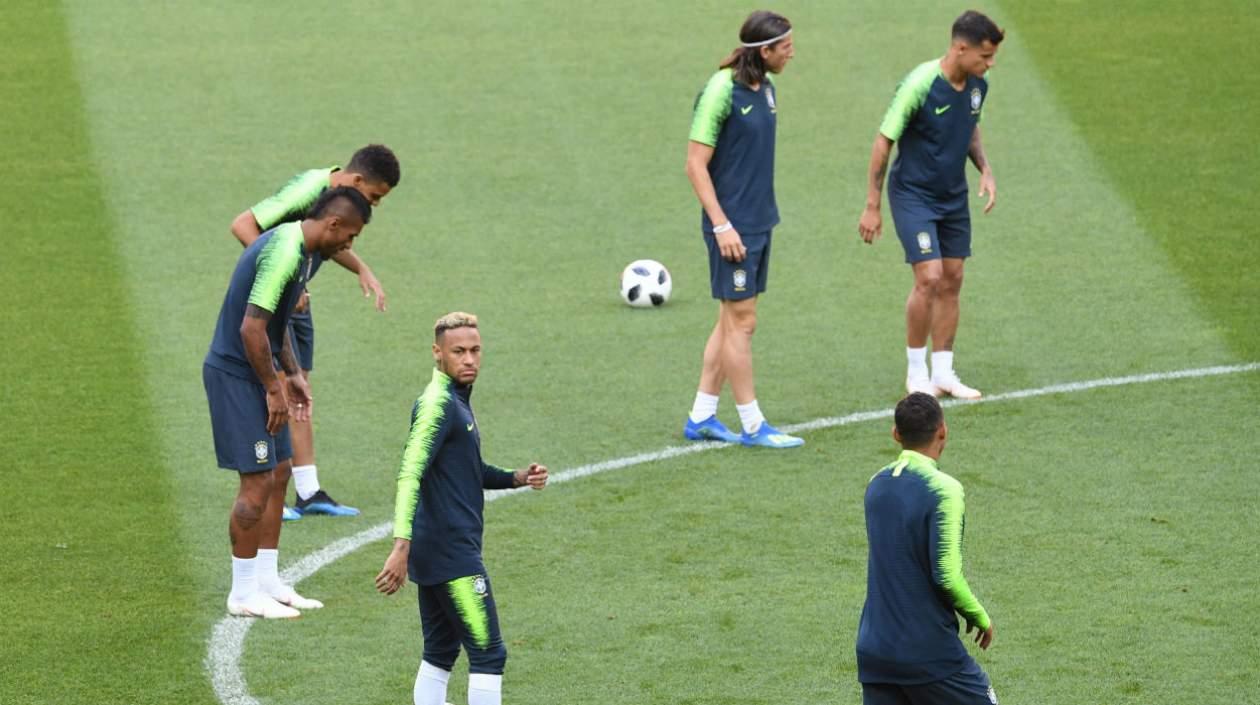 Jugadores de Brasil, durante el calentamiento. 