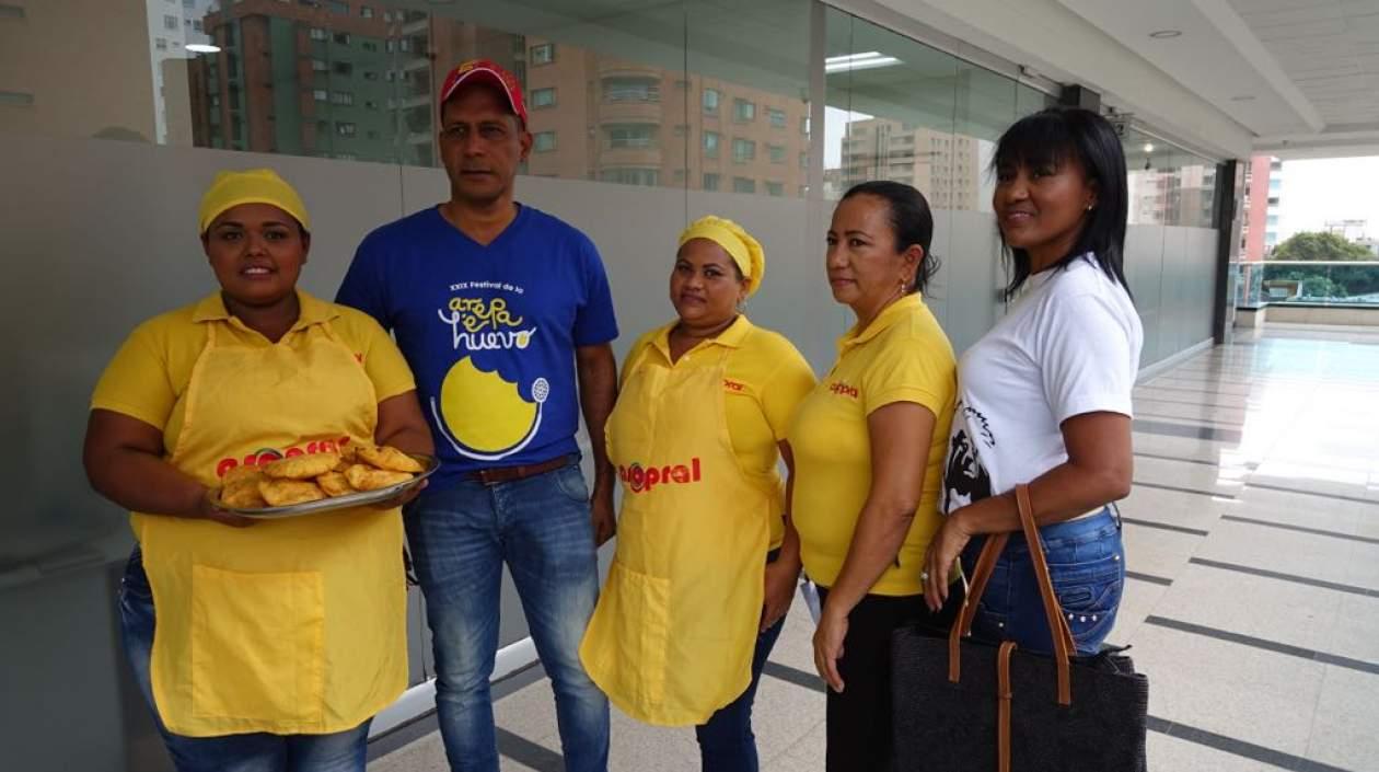 Delegación que promociona el Festival de la Arepa con Huevo de Luruaco.