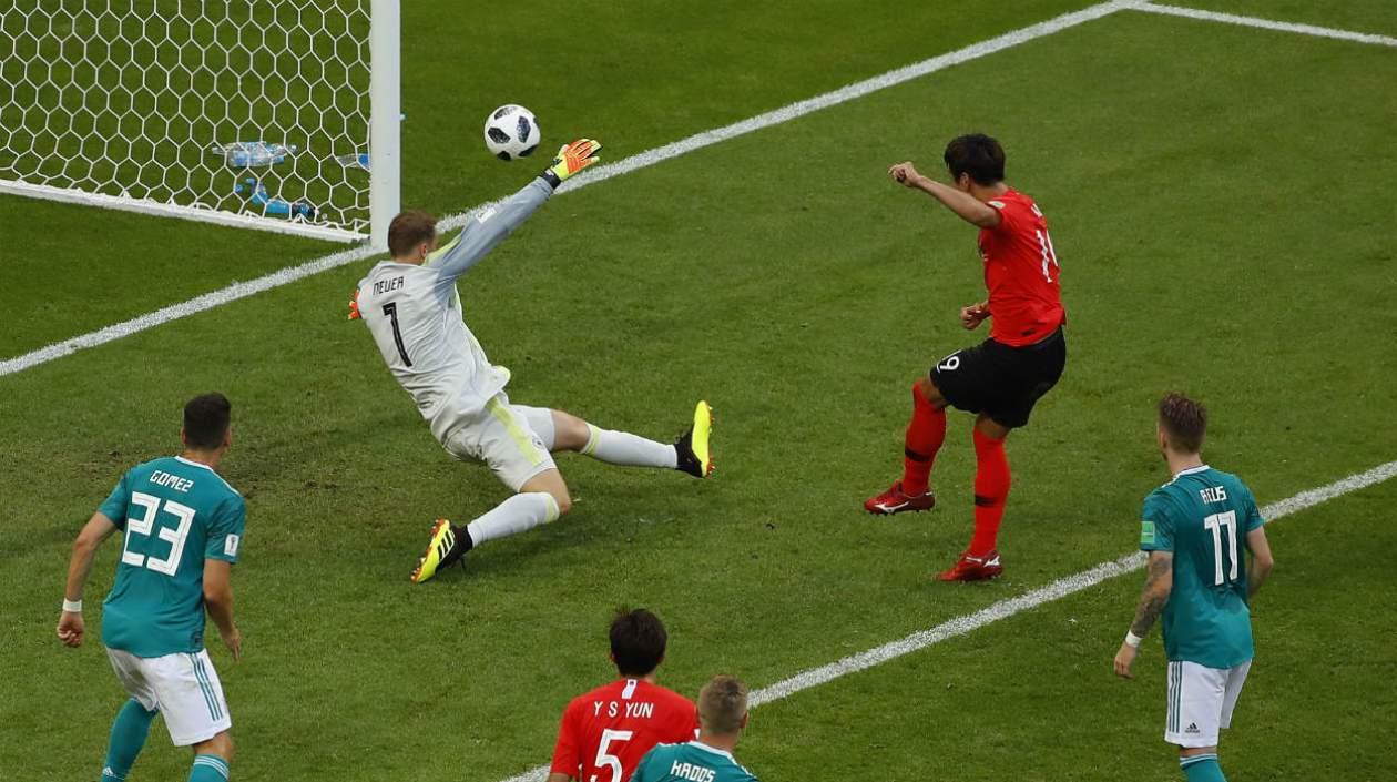 Acción del primer tanto de Corea del Sur. 