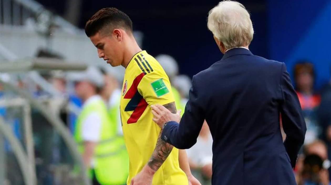 James Rodríguez al salir sustituido ante Senegal. 