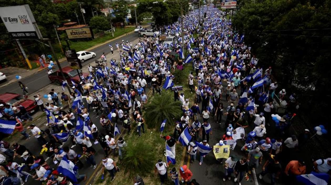 "Marcha de las Flores" en Managua.