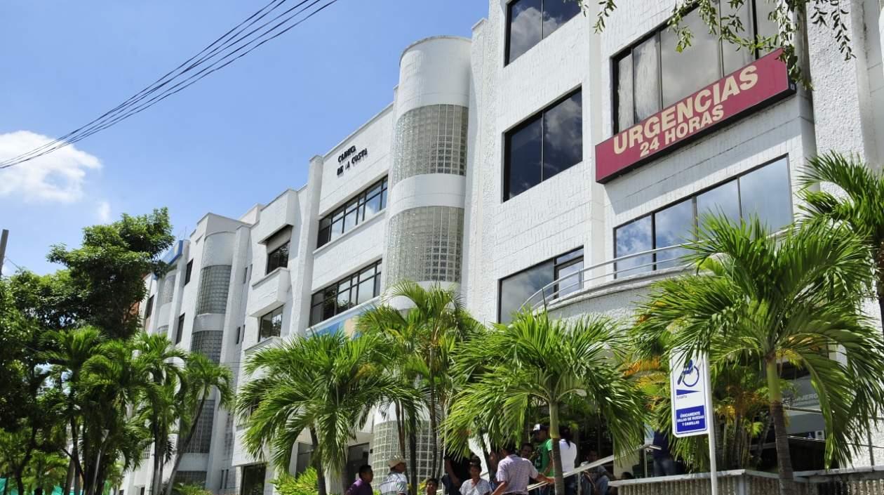 El menor recibe atención médica en la Clínica de la Costa.