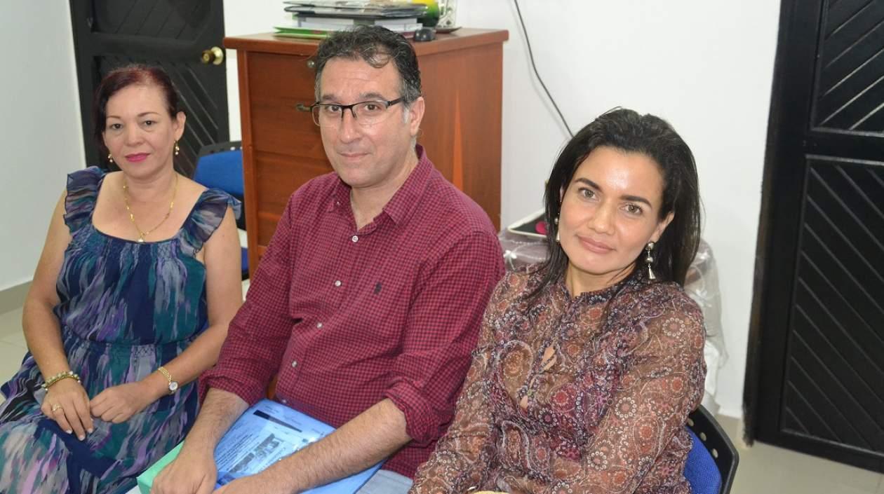 Diana Salas, Maestro, Miguel Ángel Sanz y la profesora y poetisa, Tatiana Guardiola.
