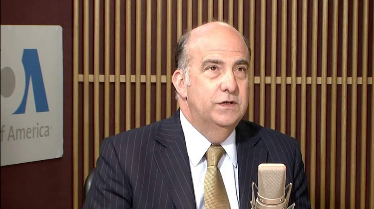 Kenneth Merten, funcionario del Departamento de Estado.