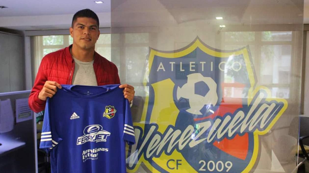 Edder Farías en su presentación con el Atlético Venezuela CF.