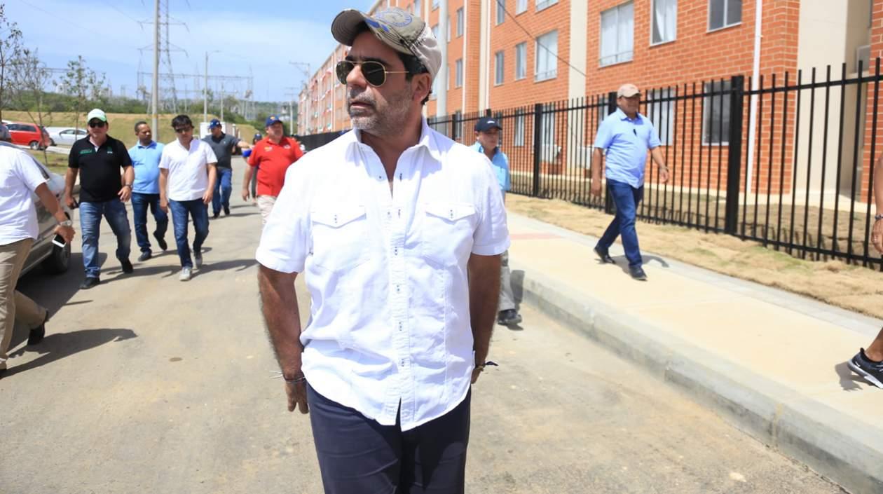 El alcalde de Barranquilla, Alejandro Char visitando la Villa Centroamericana-